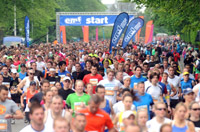 Edinburg Marathon runners